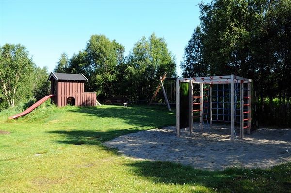 Røste Hyttetun og Camping (Røste Cabins & Camping) 