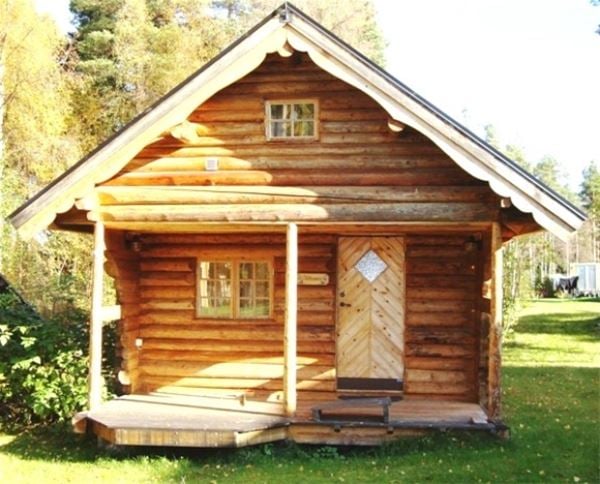 Timber cabin in the garden. 