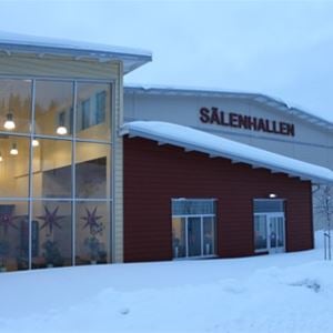 Sälenhallen from the outside on a winter day.