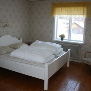 Bedroom with a double bed.