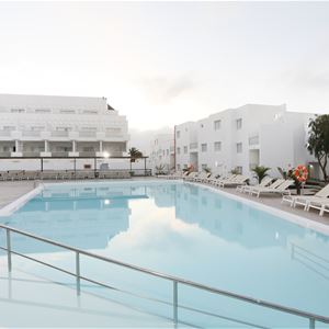 Pool på Hotell Lanzarote Aequora Suites, Puerto del Carmen