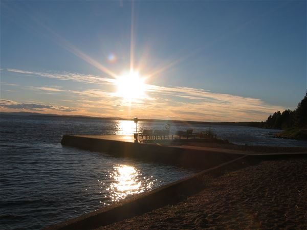 Kvällssol över sjön Siljan. 