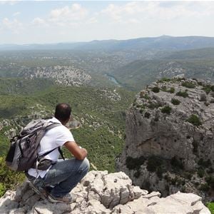 Hiking in Saint Guilhem: one of the most beautiful panorama of the region with Wisud