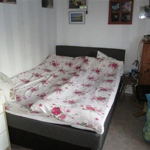 Bedroom with a double bed.