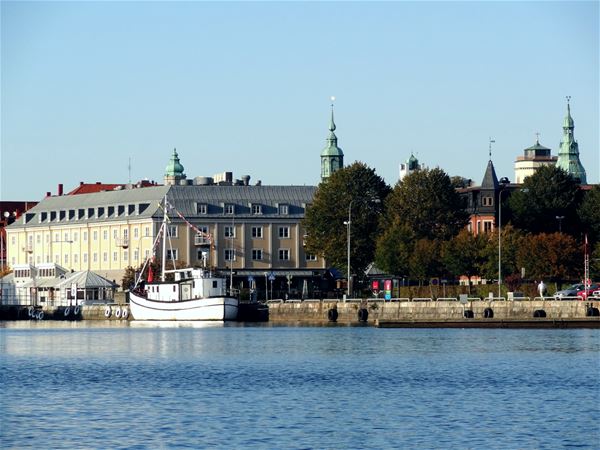 The hotel building and archipelago boat 