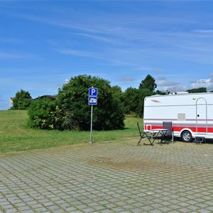 Stellplätze für Wohnmobile im Hafen von Skälderviken