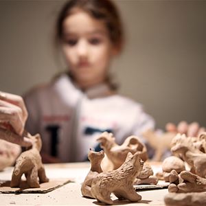 Atelier de modelage en terre à faïence (Enfants)