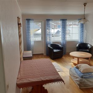 Lägenhet på övre plan, centralt i Åkullsjön