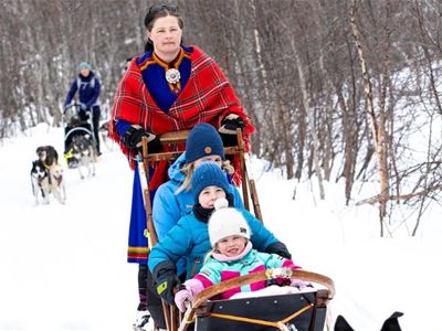 Dogsledding with Northern Light Ceremony
