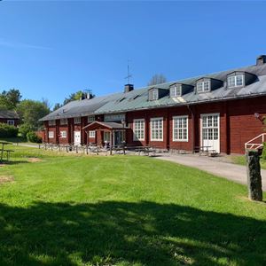 Bergby gård och logi