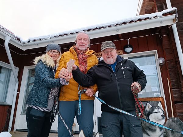 The three owners outside Hornberga Gård.  
