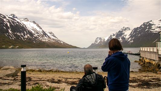 Two guests enjoying the view over Ersfjord