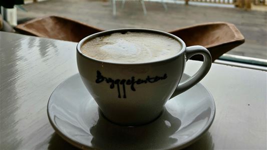 A cup of coffee at Bryggejentene