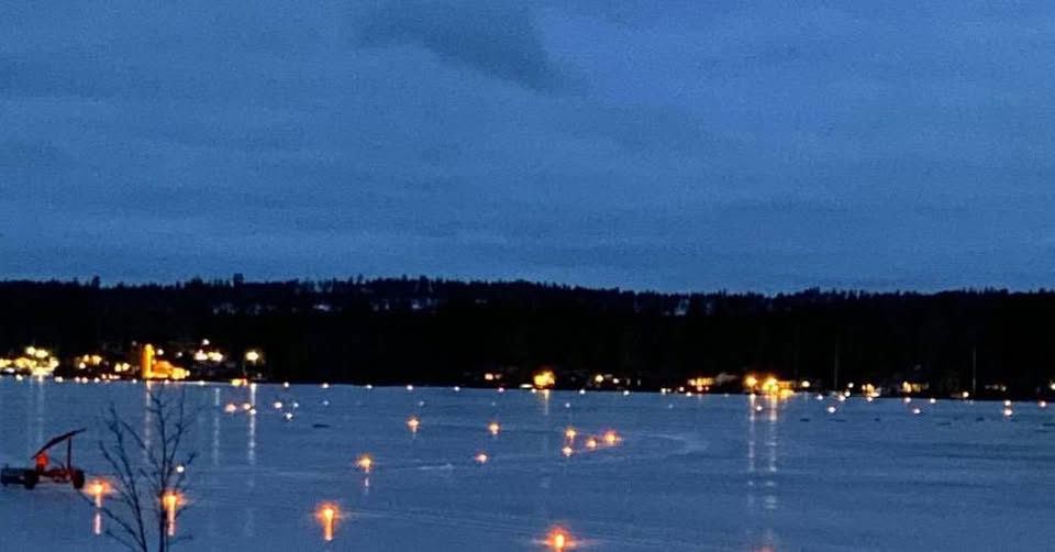 Lyskväll på skridskobanan vid Edsken Camping!