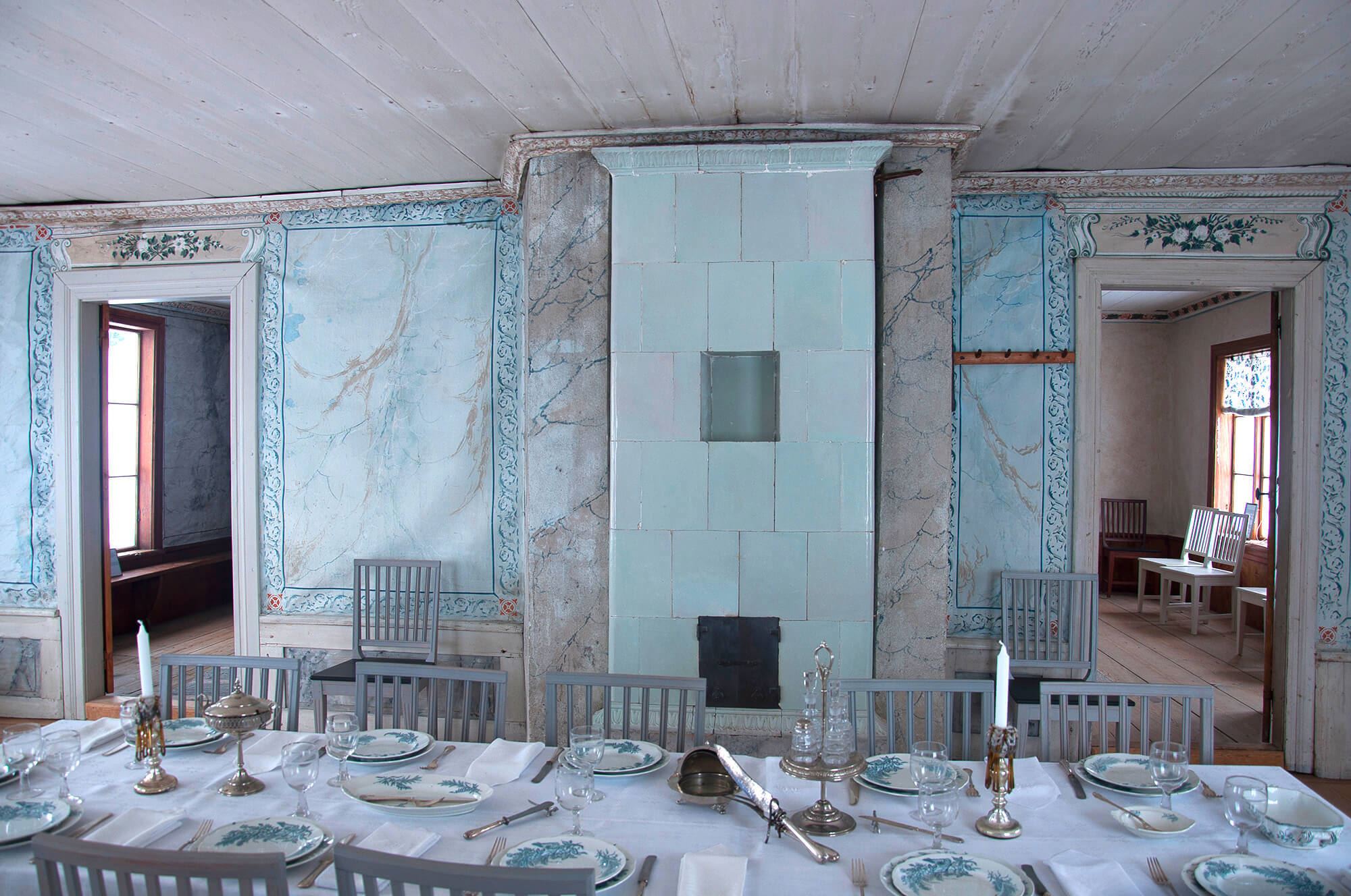 Stora salen i världsarvet Hälsingegården Erik-Anders