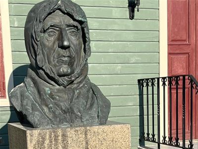 Statue av Roald Amundsen