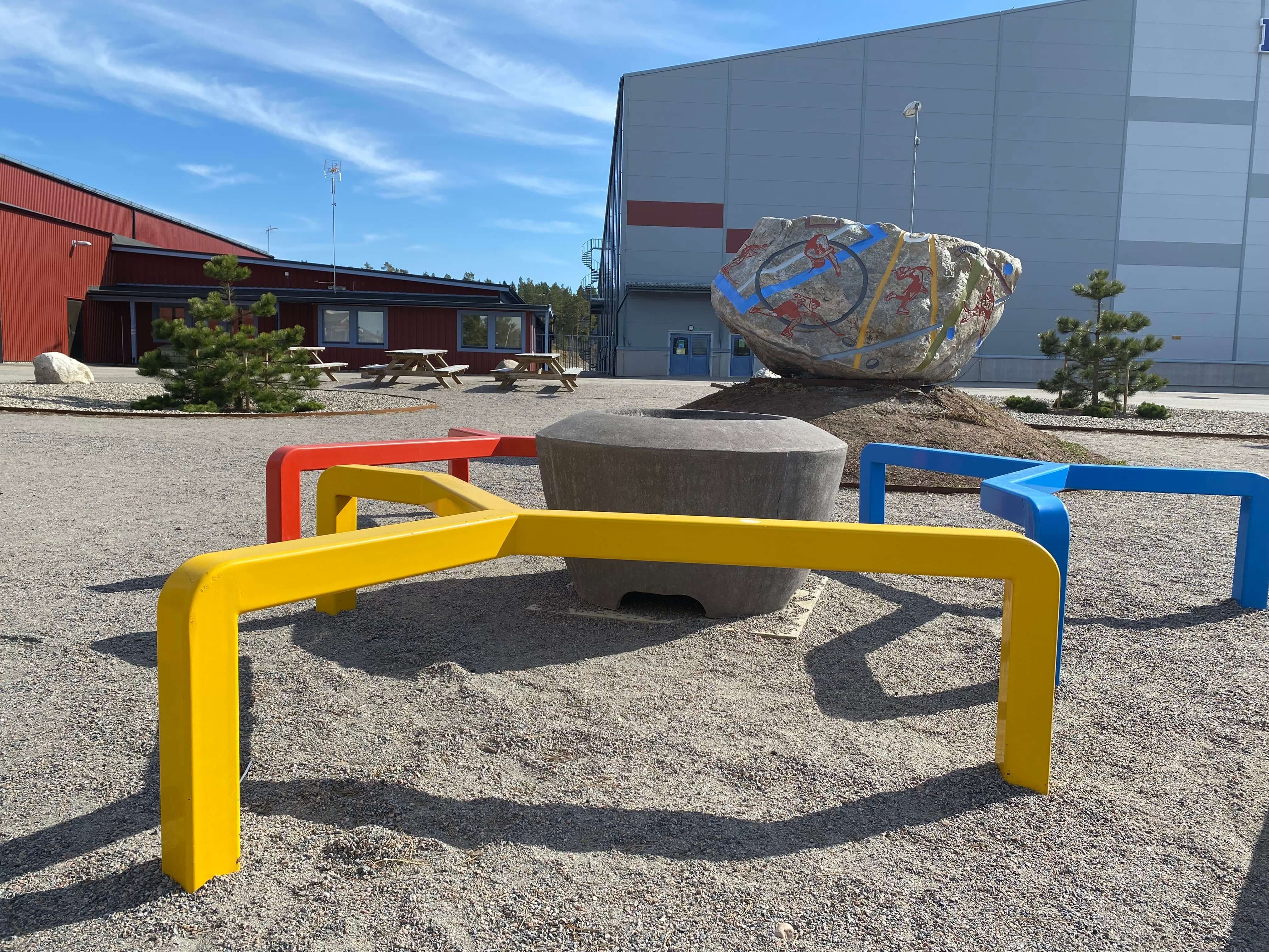 Stenen, Elden och Tallarna