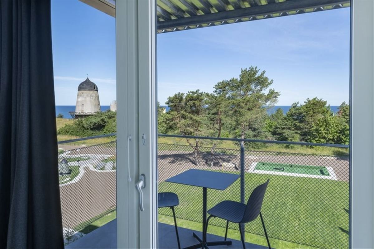 Superior med balkong image 1