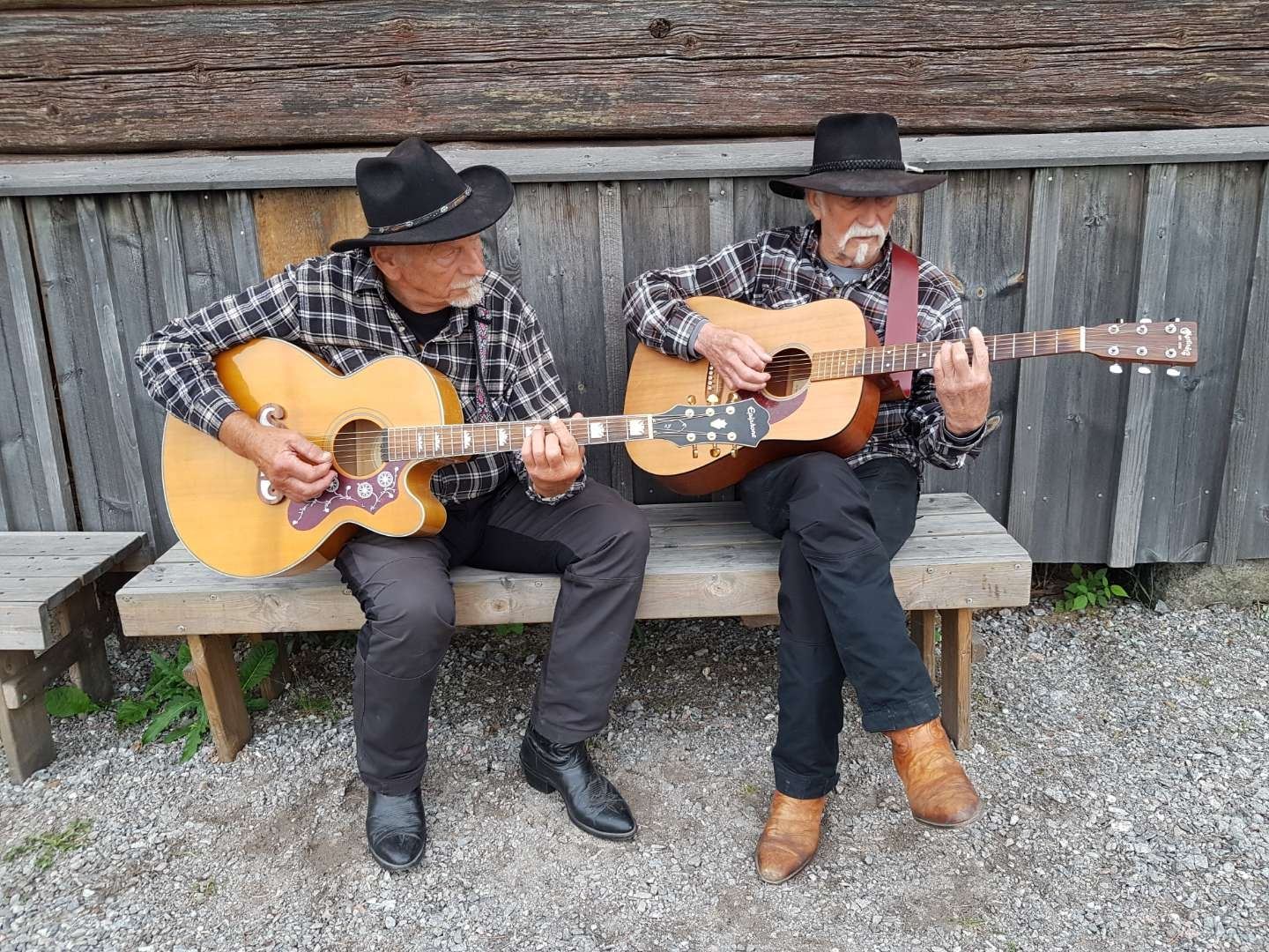 KGB, hembygdsgårdens egna countrystjärnor spelar på sommarens sista kvällsstämma. 
