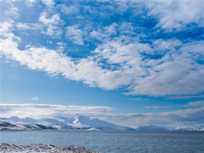 Fjellene ved fjorden