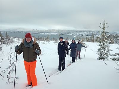 Gjester poserer for kameraet