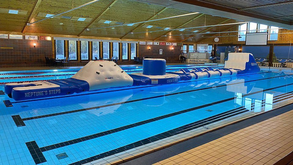 Aquarena, inomhusbad på Hällåsen