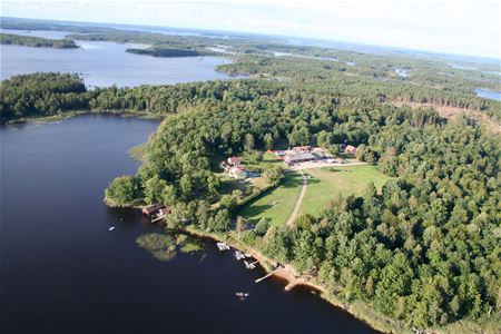 Flygbild över Getnö och sjön Åsnen
