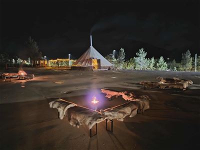 Sitteplasser rundt en lyskilde