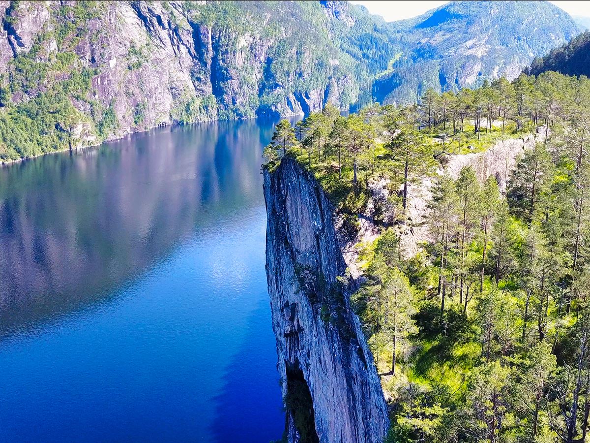 Fjord cruise & Guided Hike from Bergen, Rødne Fjord Cruise