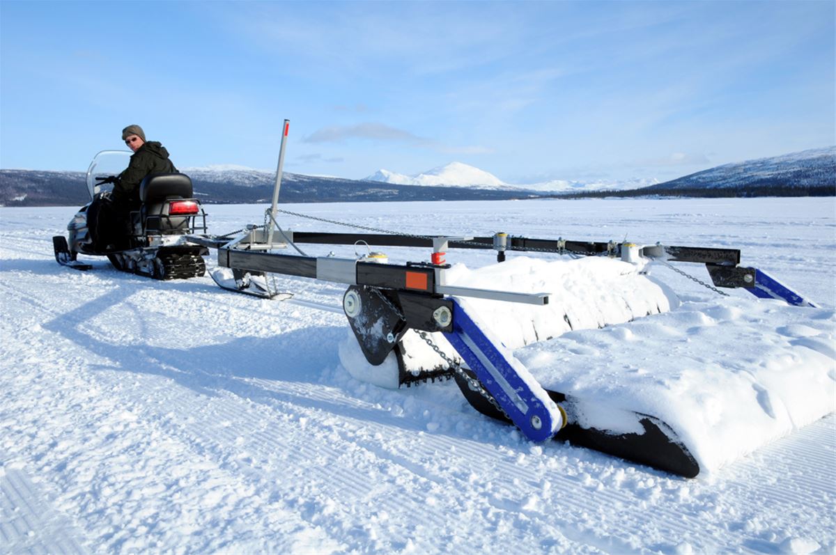 Ski track on lake Gäutan image 1