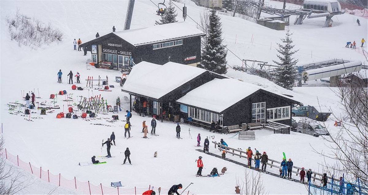 Bavallen - Ski and snowboard rental image 1