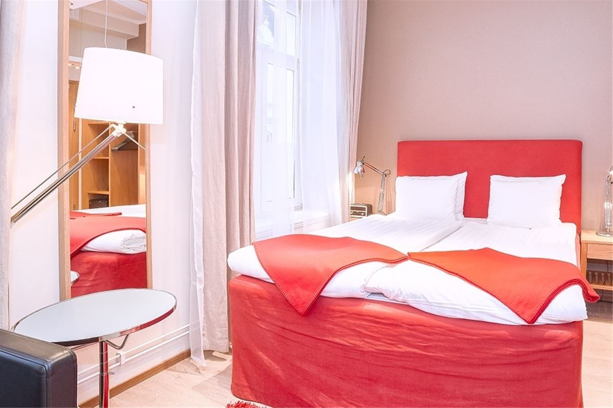 Doppelzimmer Economy mit 140 cm Bett image 1