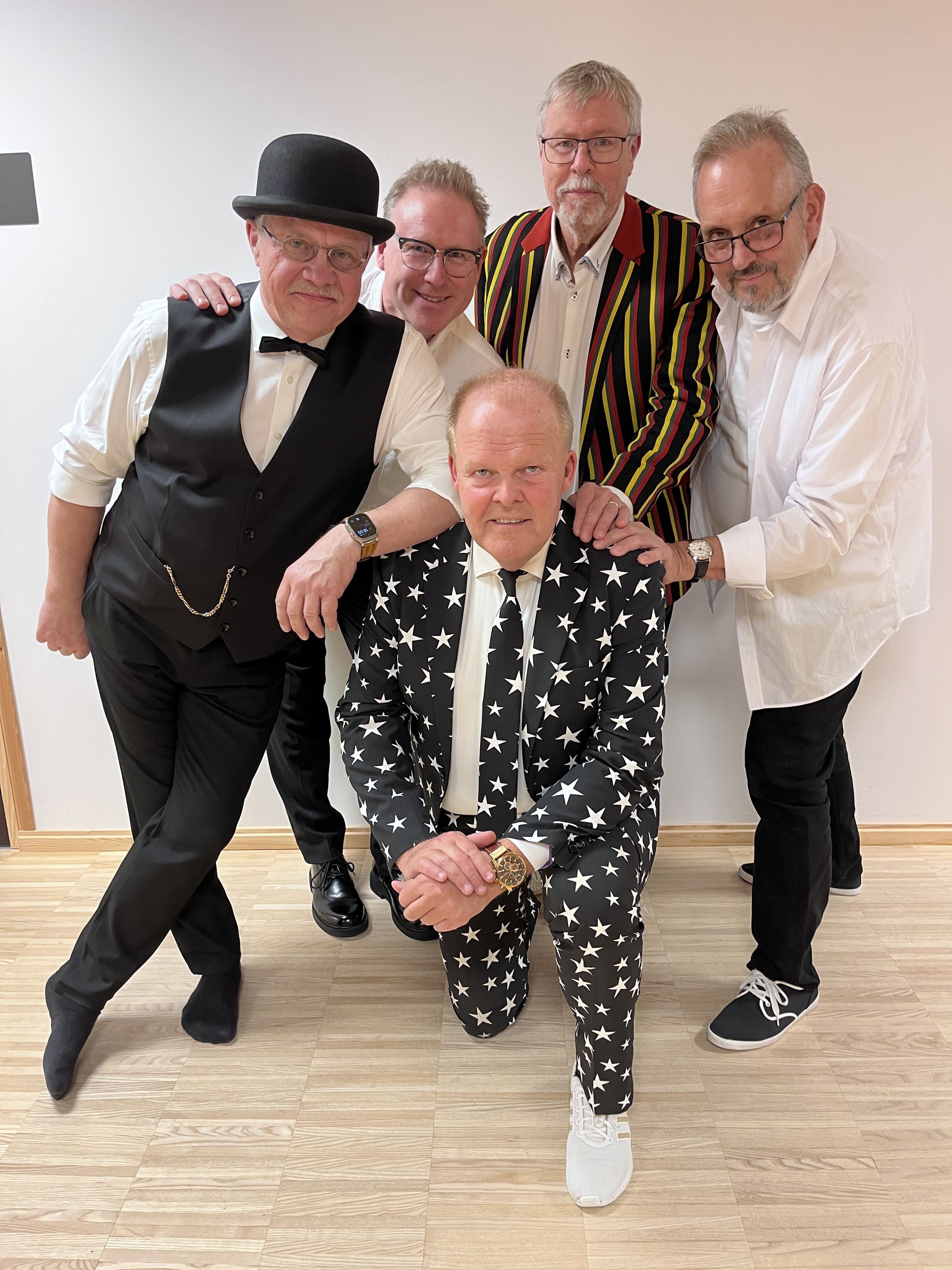 THORE SKOGBAND & GÄSTSÅNGAREN ÖSTEN "UTAN RESTEN" ERIKSSON