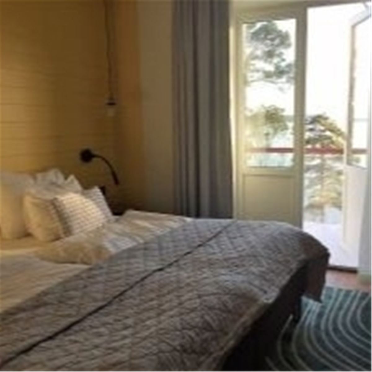 Dubbelrum med Balkong i Badhotellet image 1