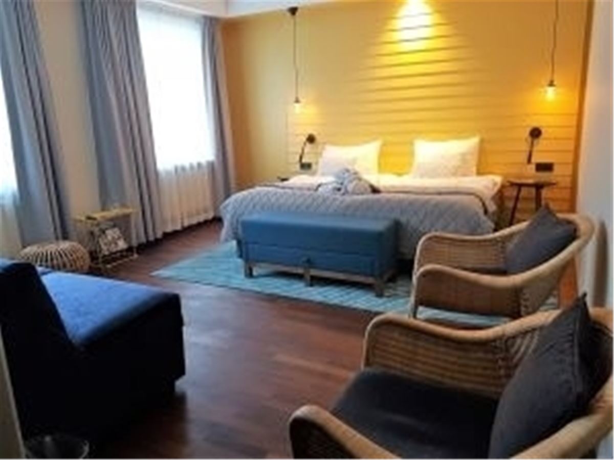Double Room with Bed and Sofa Bed at the Bath Hotel image 1