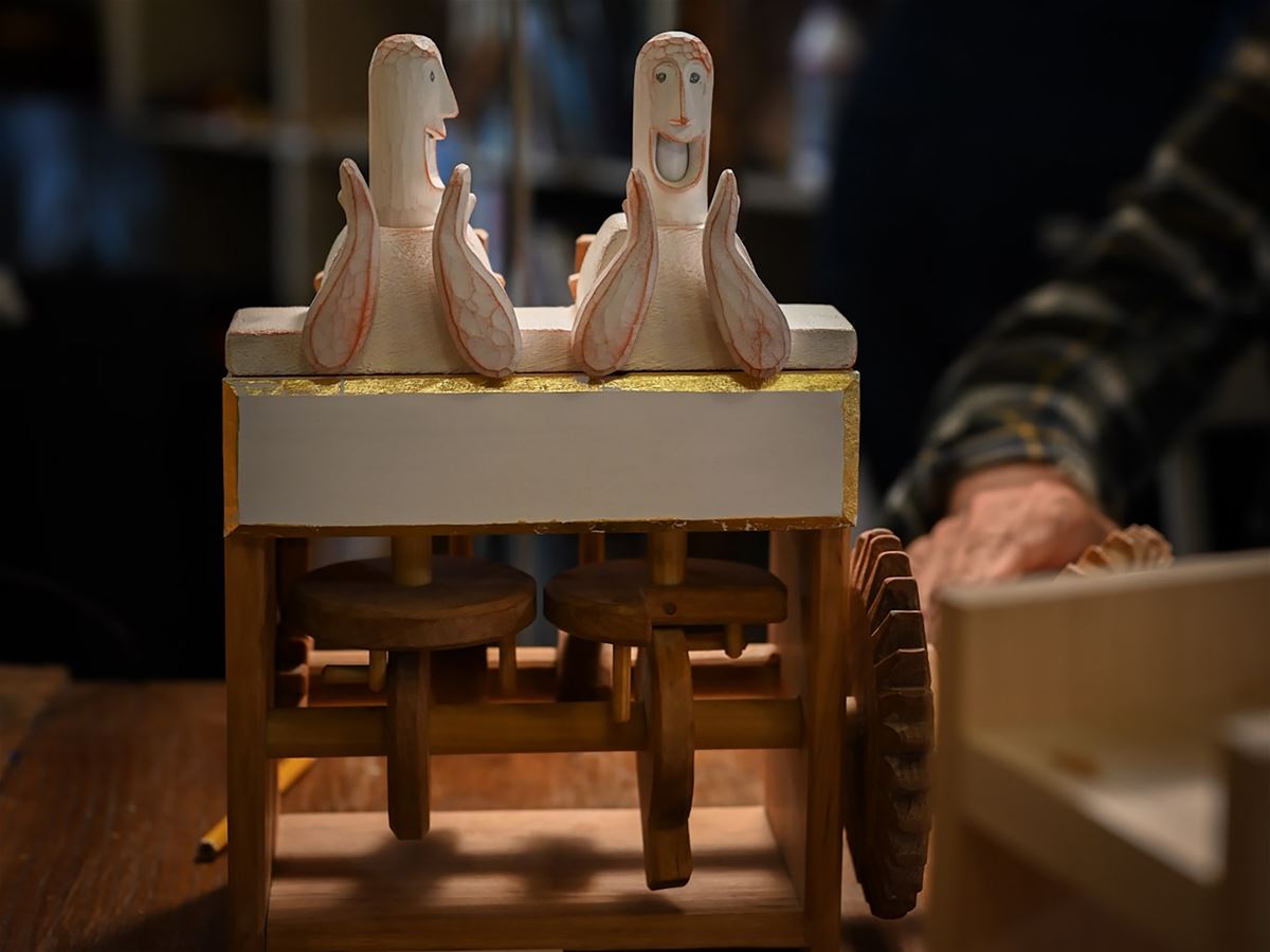 Täljd mekanik Bygg en applådmaskin. image 1