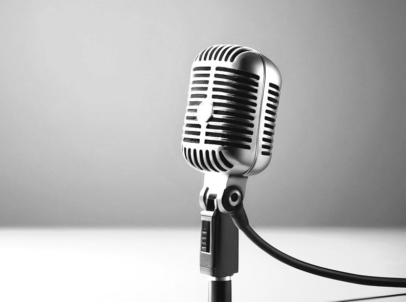 En gammeldags mikrofon.