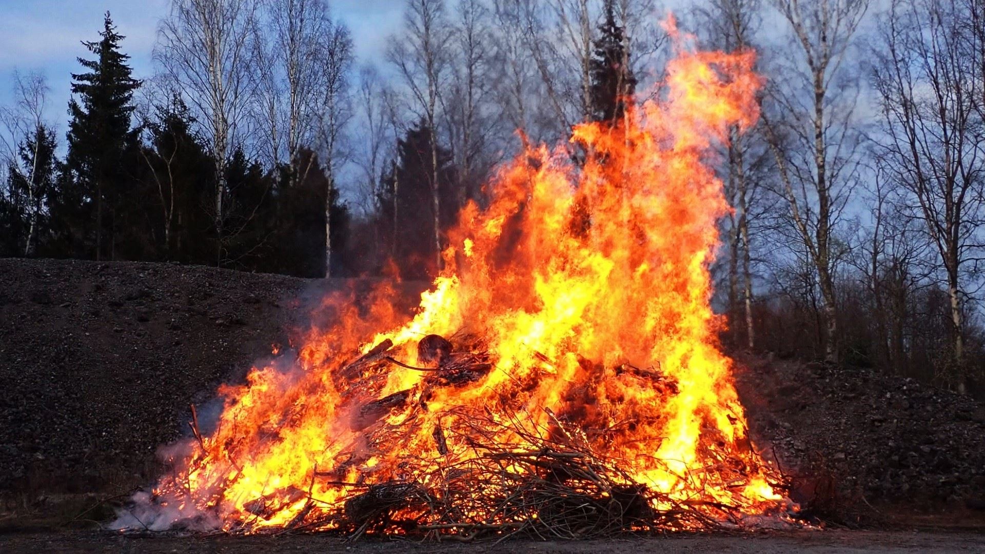 Fyrverkerifrit Valborgsfirande vid Hyttan i Axmar bruk