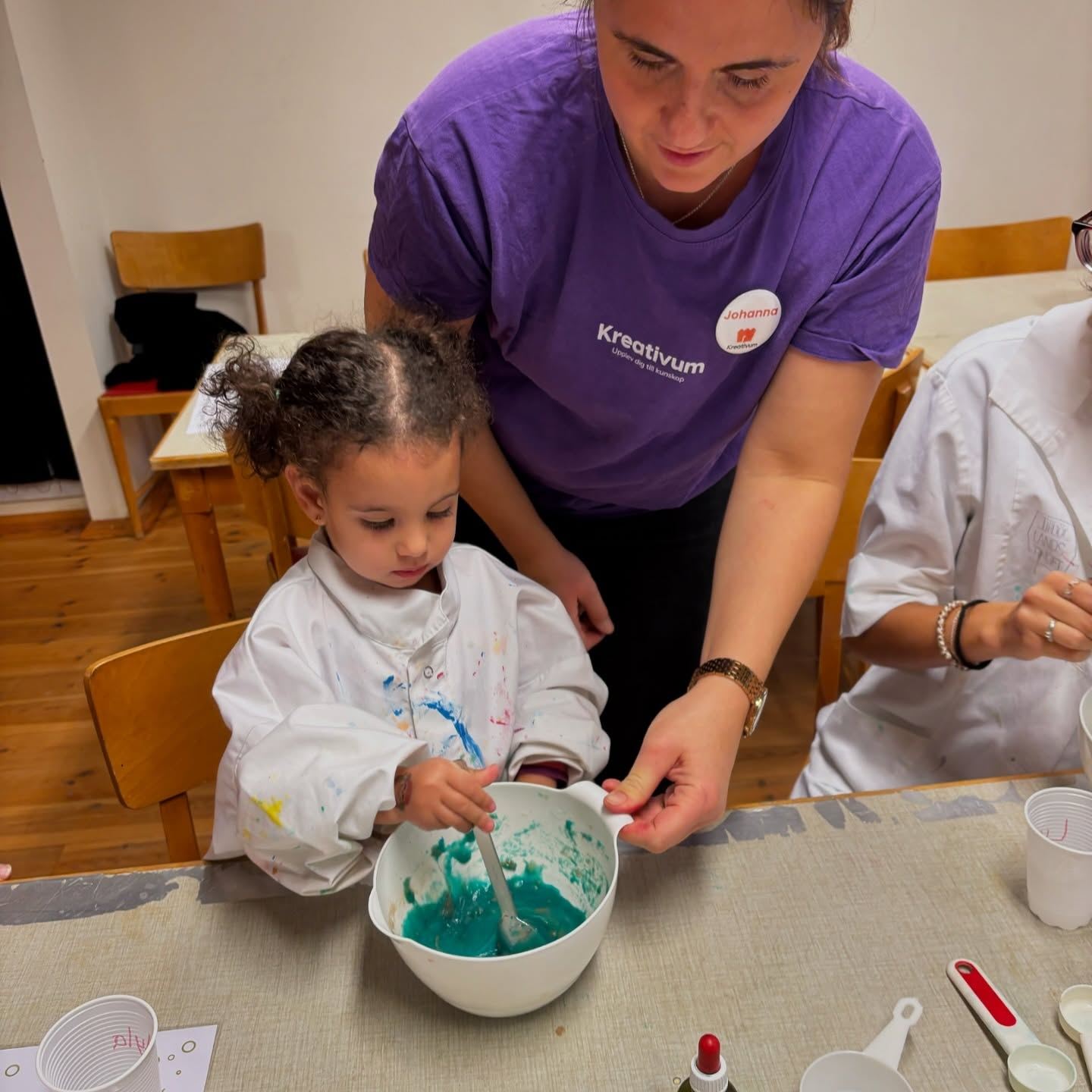 Gör slime i Experimentlabbet