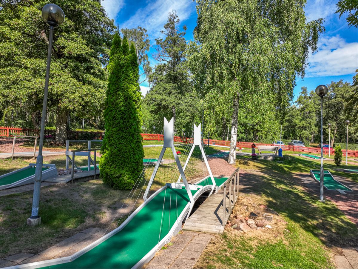 Minigolf image 1
