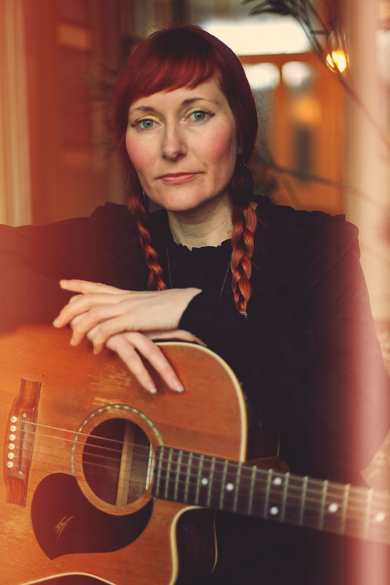 Emaline Delapaix – internationell singer-songwriter i Trollsländans värld