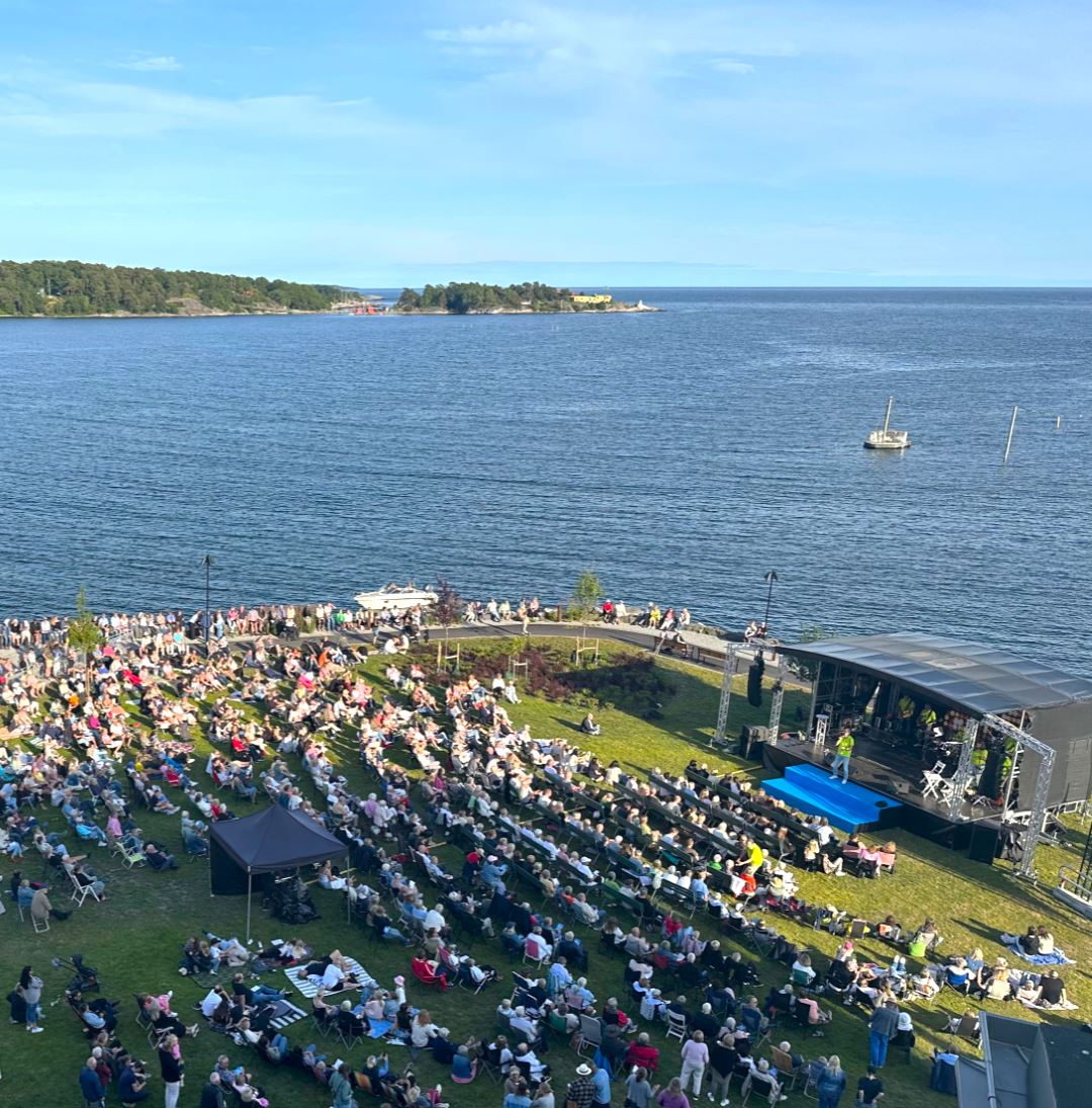 Allsång på Östra Piren