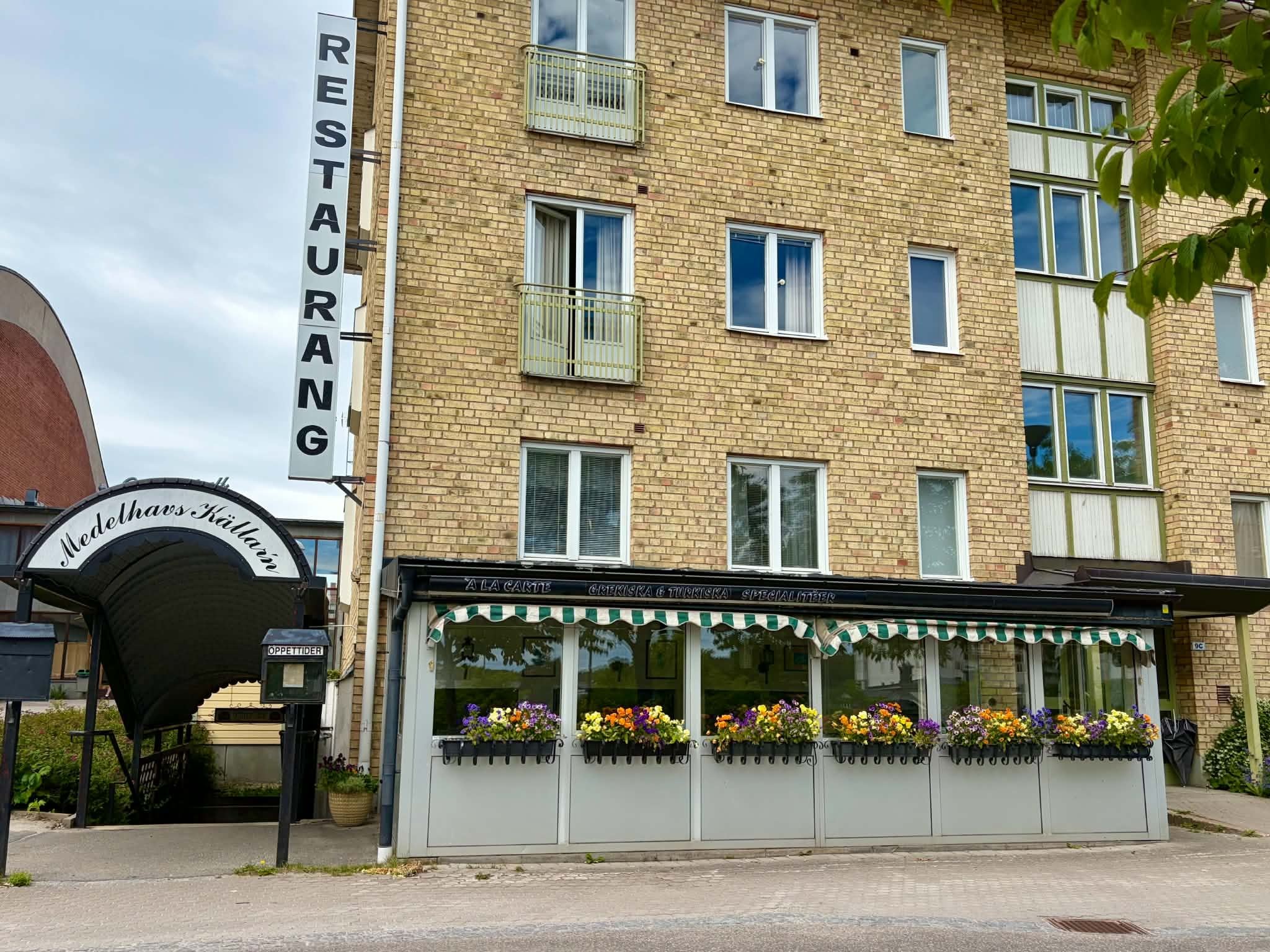 Medelhavskällaren Restaurang