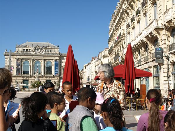 French guided tour special for family: "historical center for children"