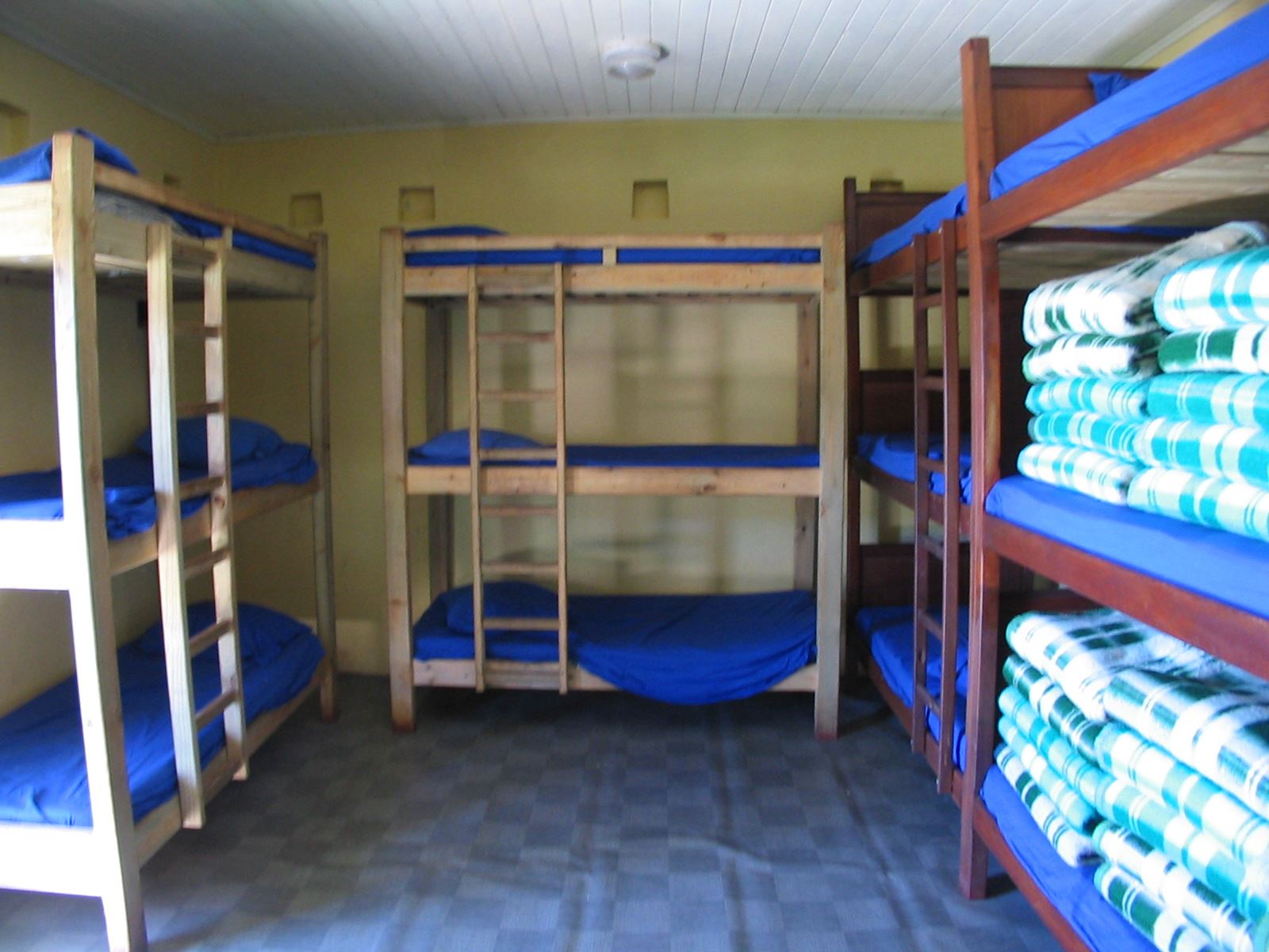 Refuge du Piton des Neiges, Réserver, Gîte de randonnée