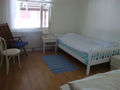 Bedroom with a single bed.
