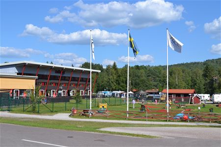 The entrance to the hostel and campsite.