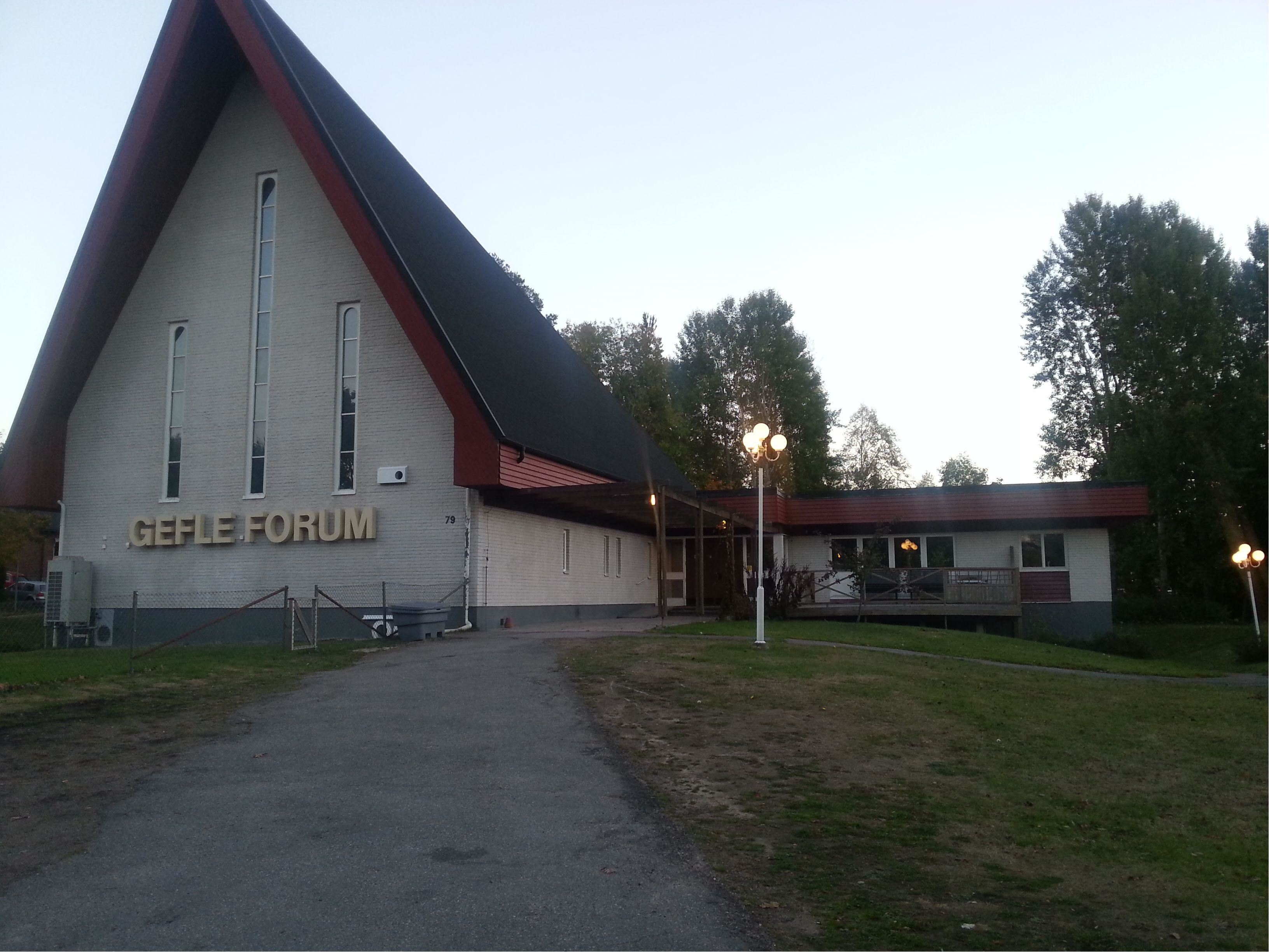 Socialdans till varierad musik på Gefle Forum
