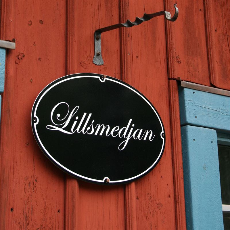 Skylt till verkstaden.