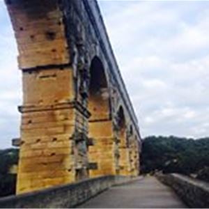 Pont du Gard/Les Baux de Provence (stop at A.O.C olive oil mill)/St Rémy de Provence - Half day tour / Demi-journée Provence Travel